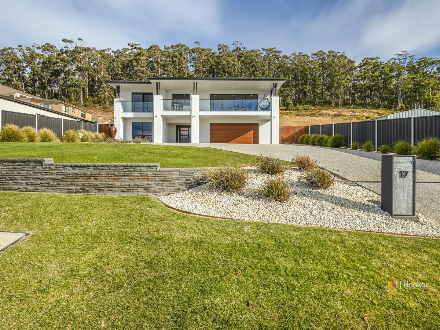 17 Explorer Drive (1/22)