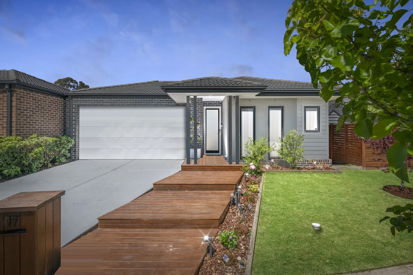 17 Gallivant Drive (1/13)