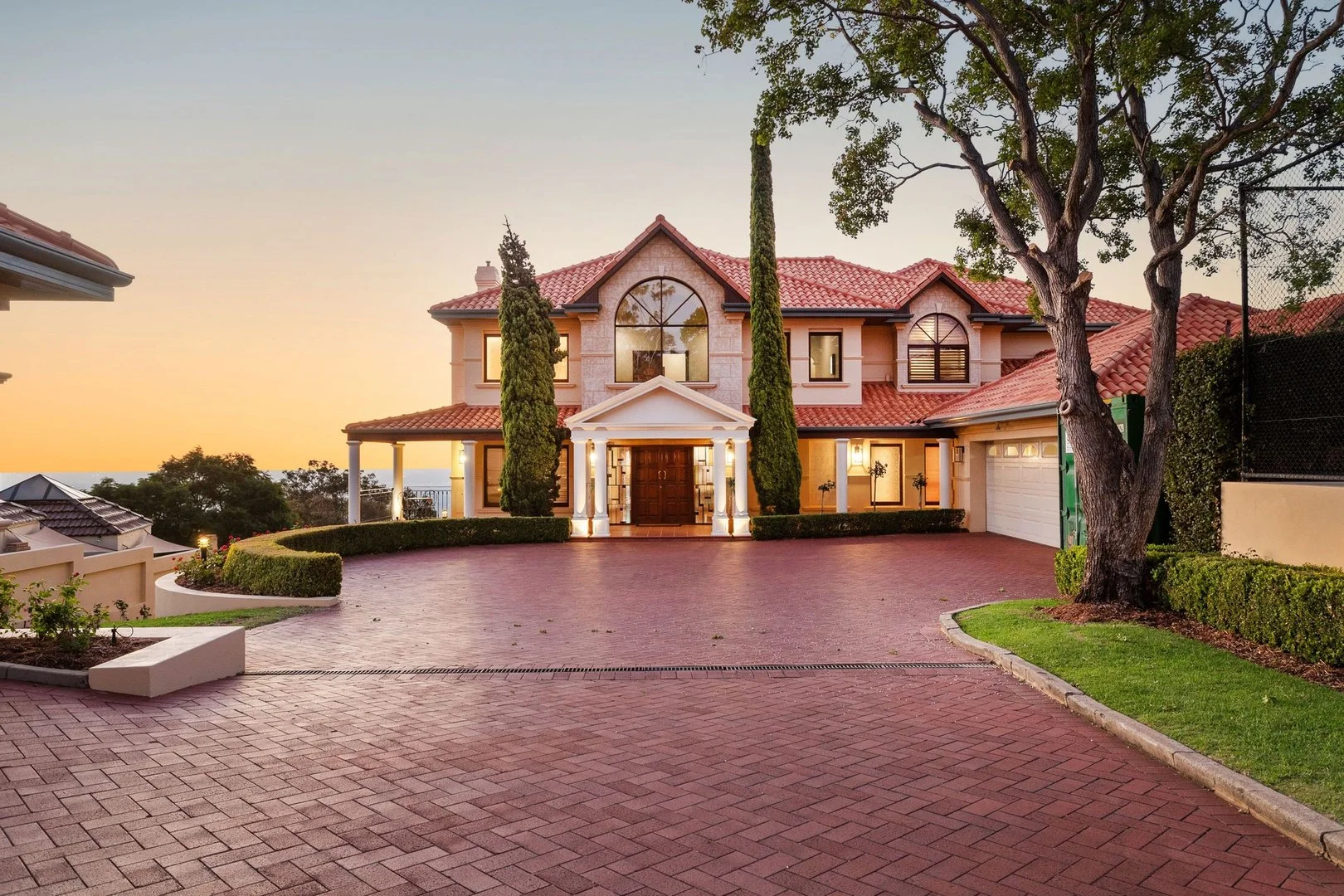 17 Lookout Road (1/56)