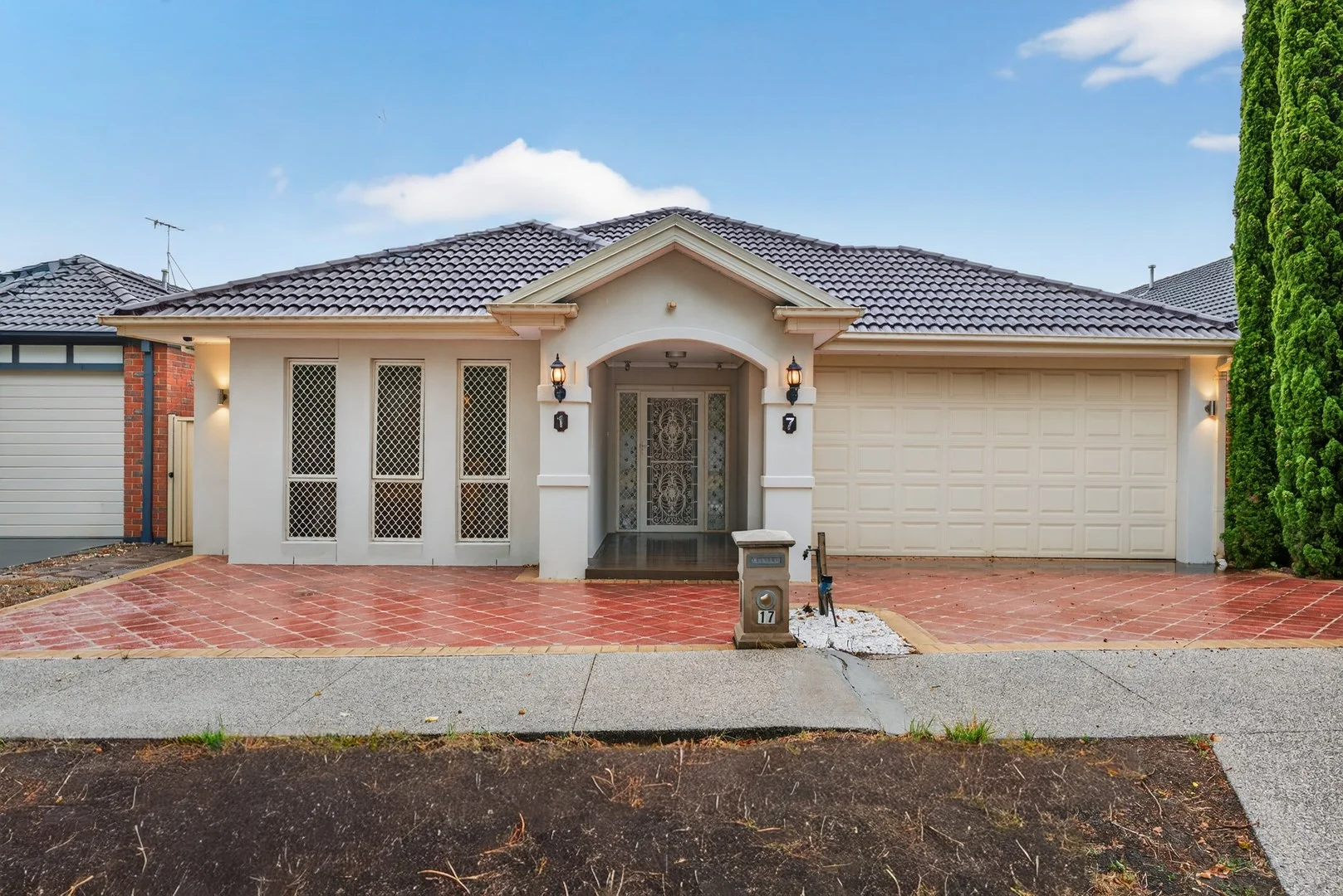 17 Maranoa Grove (1/35)