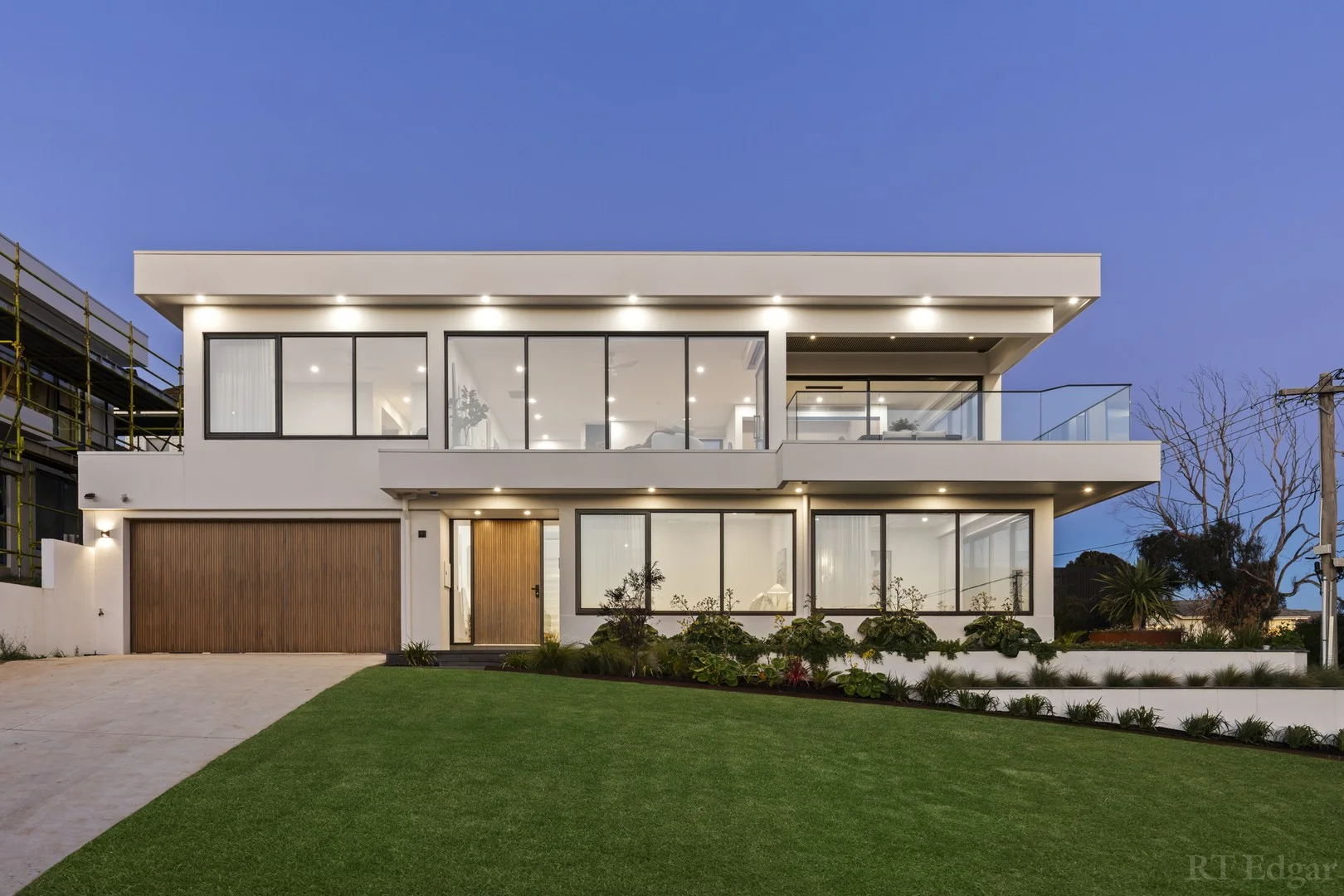17 Newcomb Street - Image 2