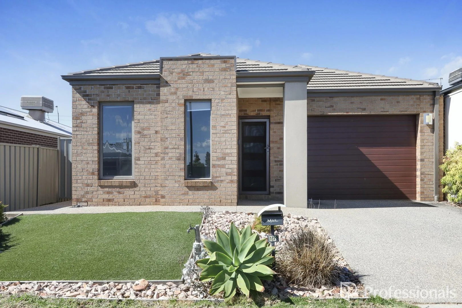 17 Orton Crescent (1/14)