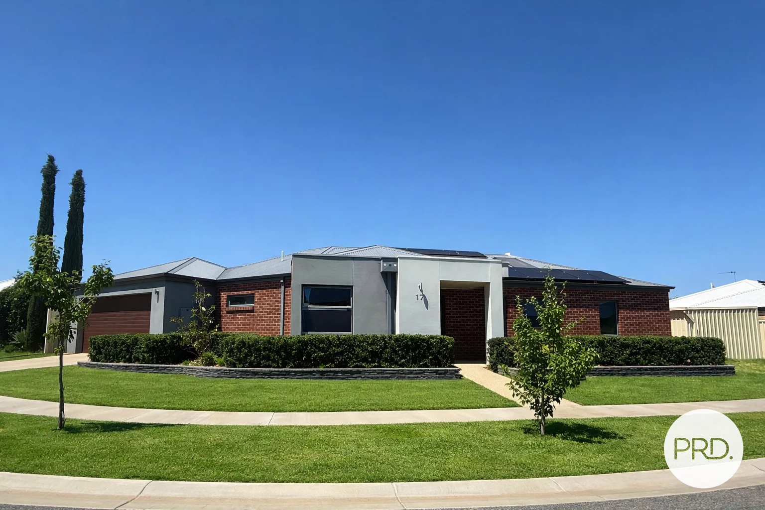 17 Ponderosa Way (1/2)