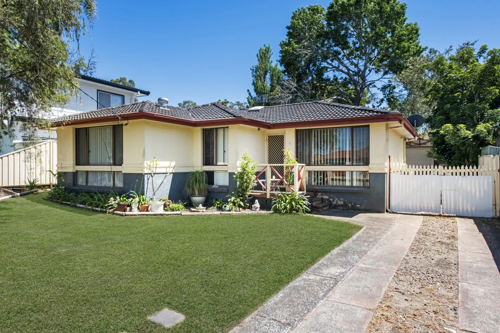 17 Wahroonga Road (1/14)