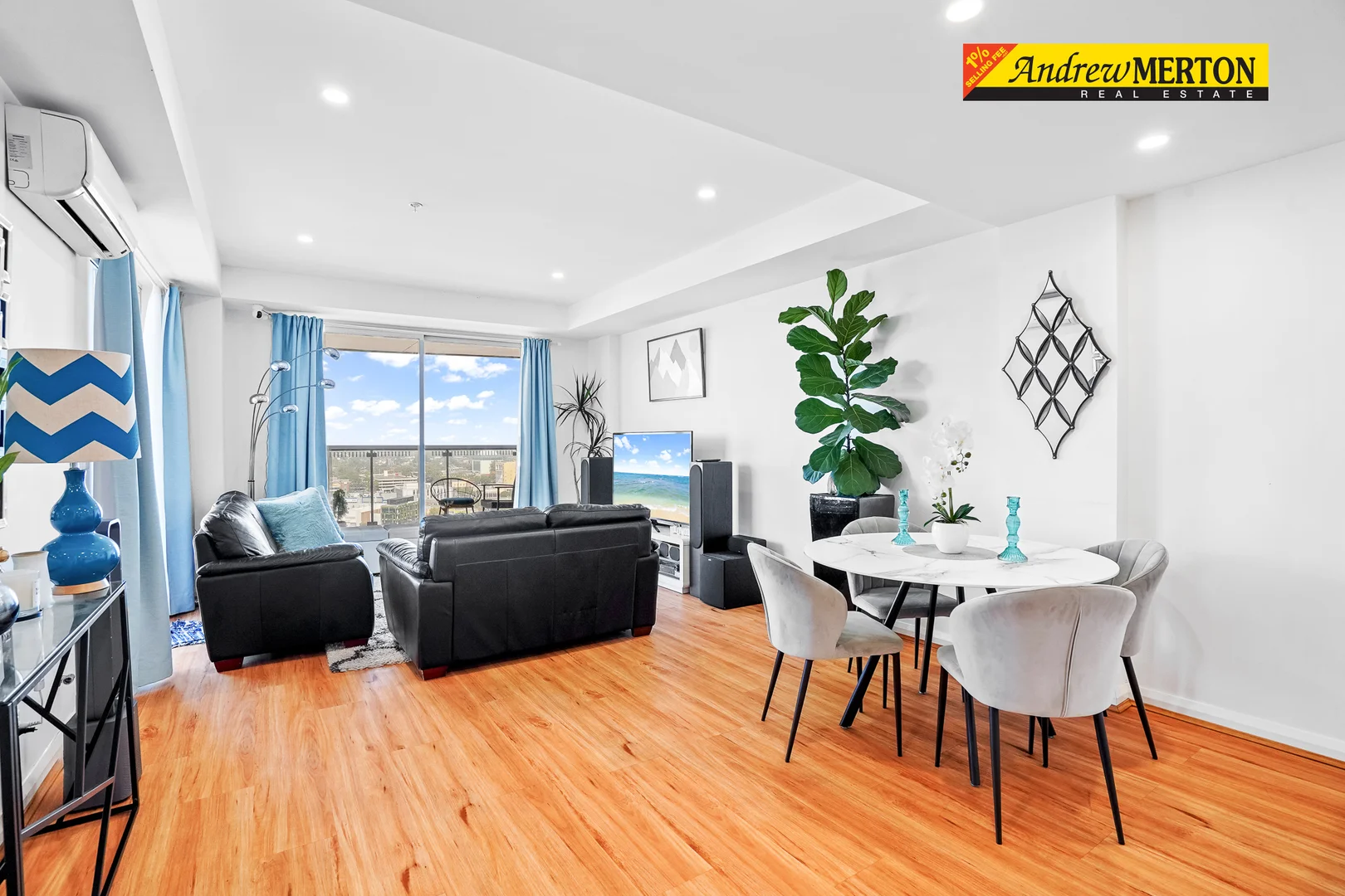 1701/5 Second Avenue - Image 2