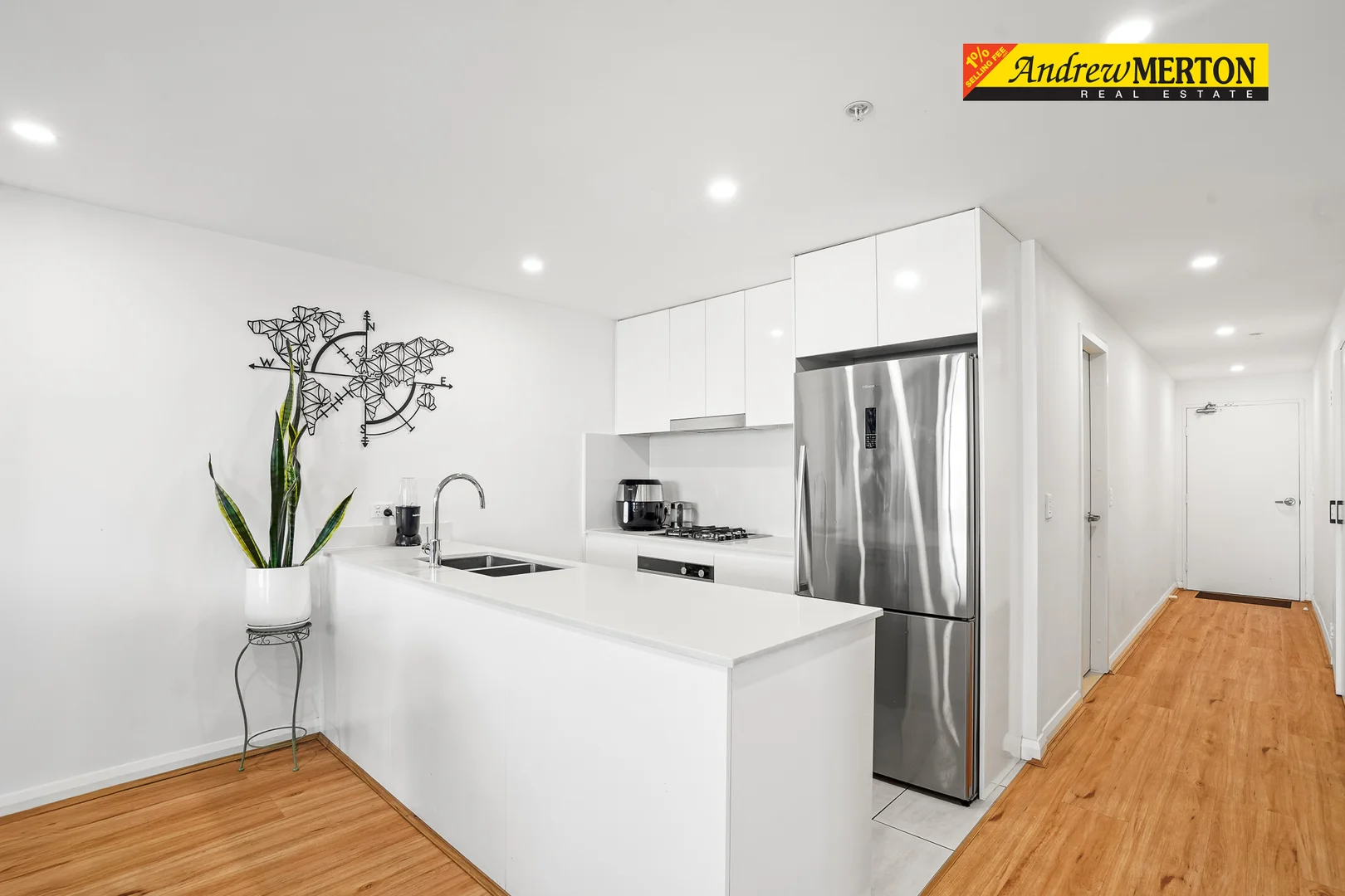 1701/5 Second Avenue - Image 3