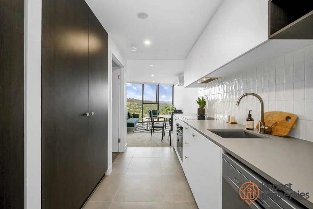 1704/2 Furzer Street (1/17)