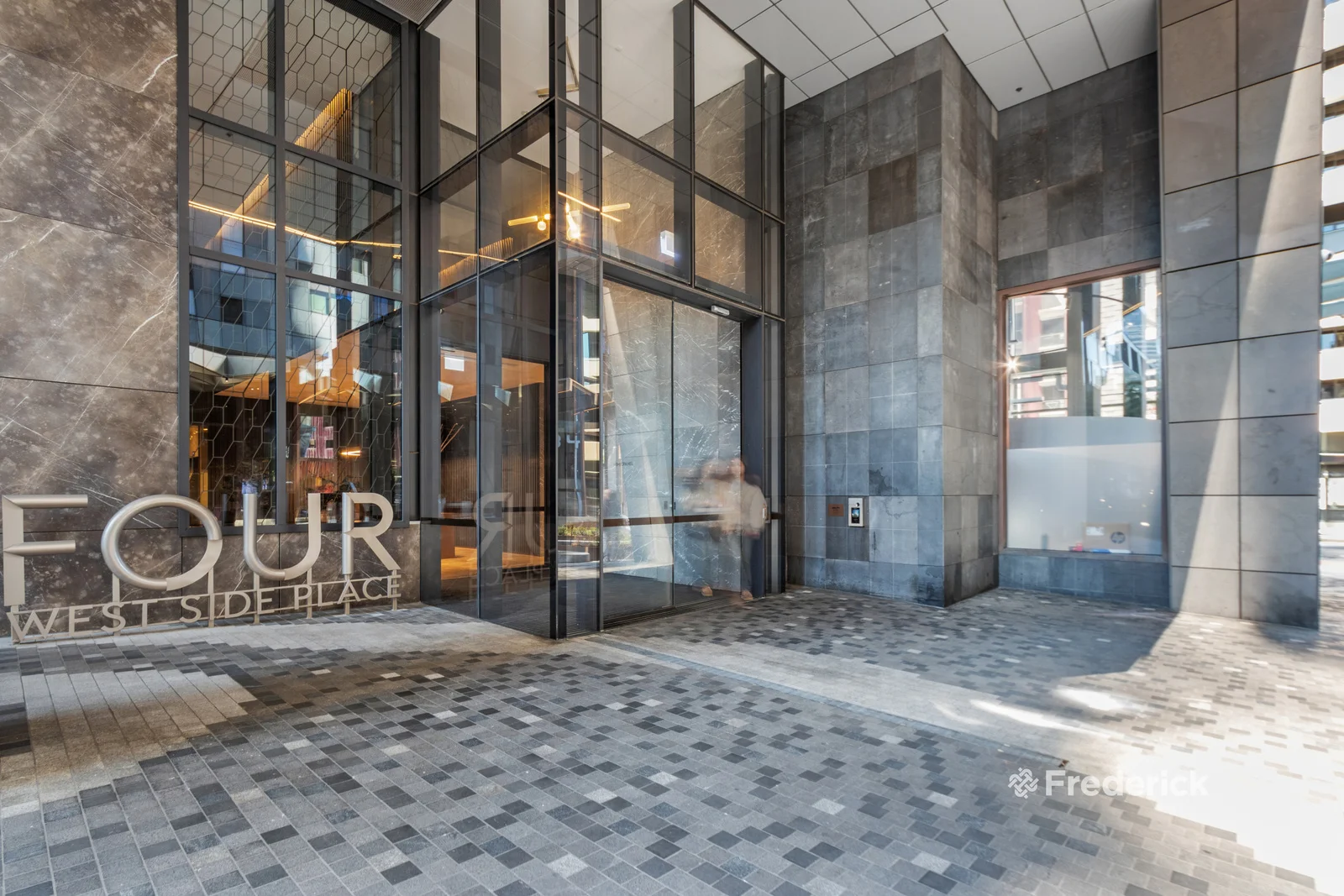 1710/648 Lonsdale Street (1/20)