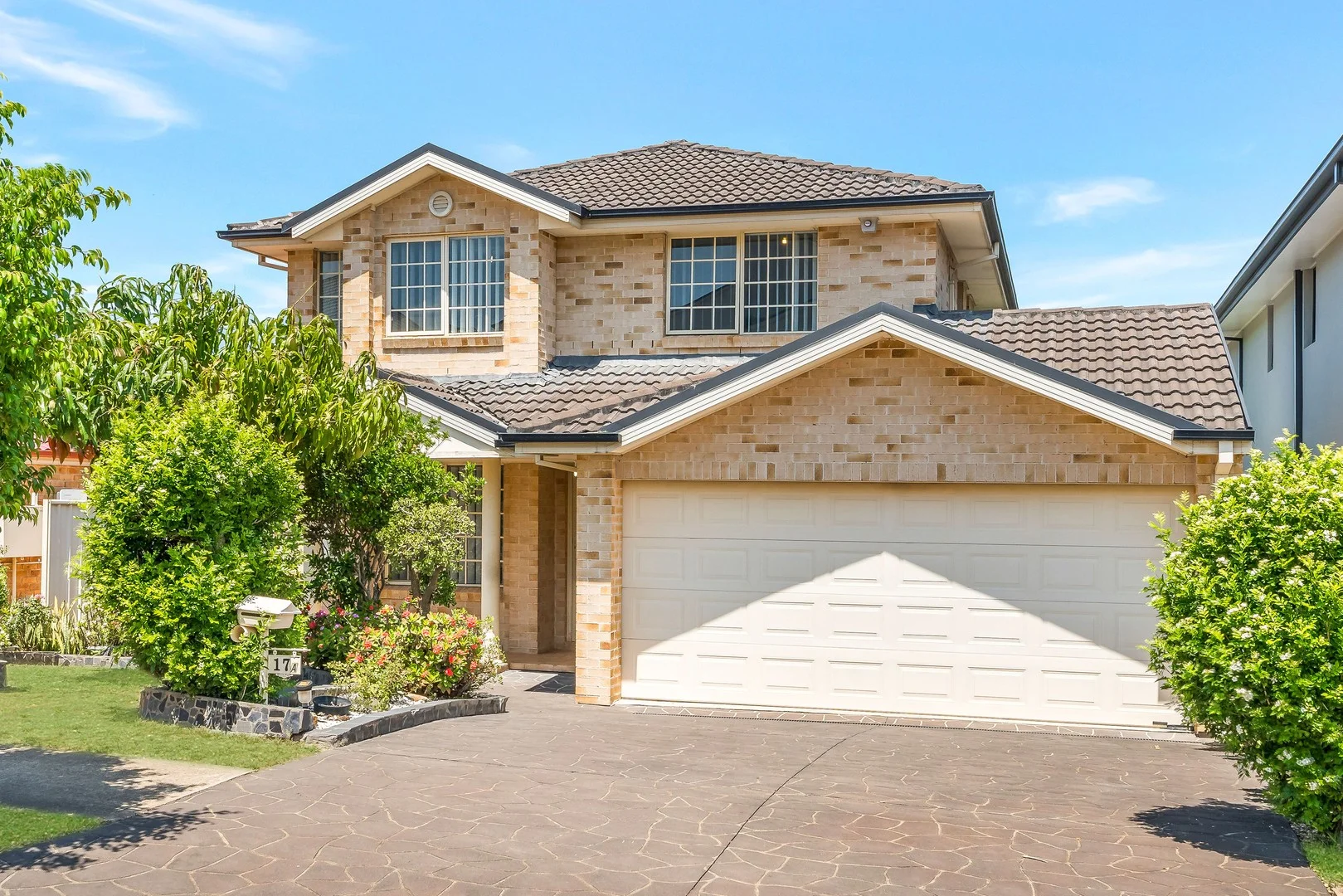 17A Stirling Street (1/19)