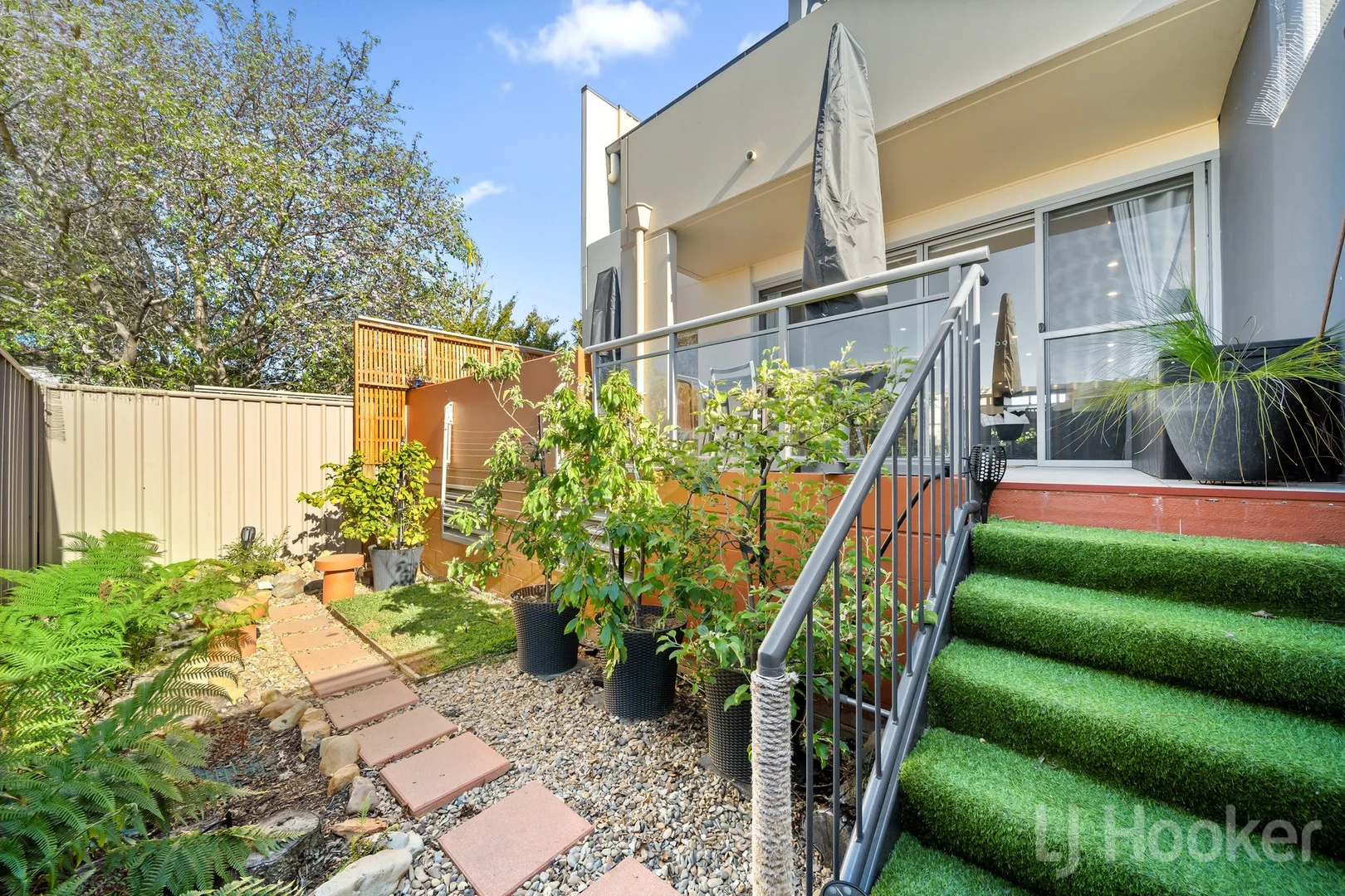 17B/17 Uriarra Road (1/31)