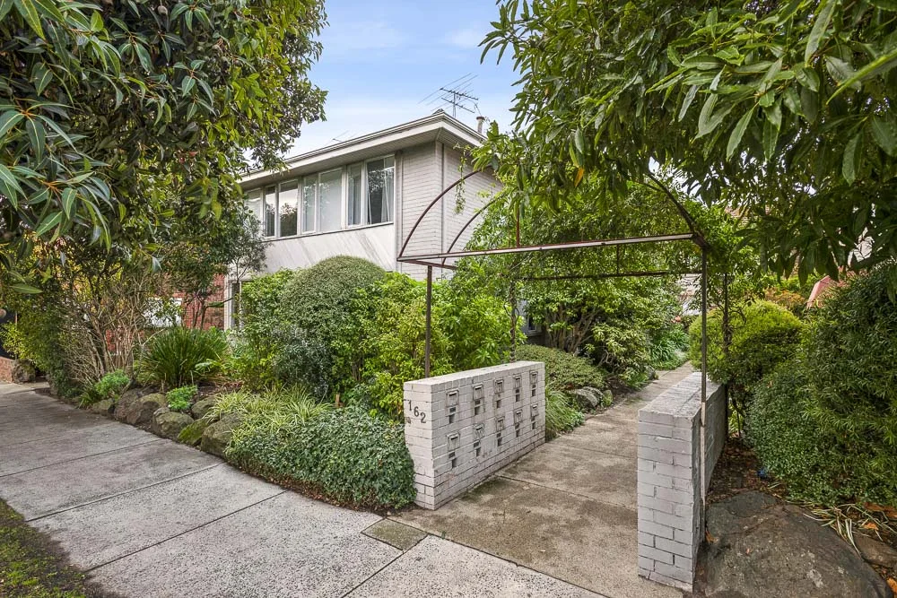 18/162 Brighton Road (1/8)