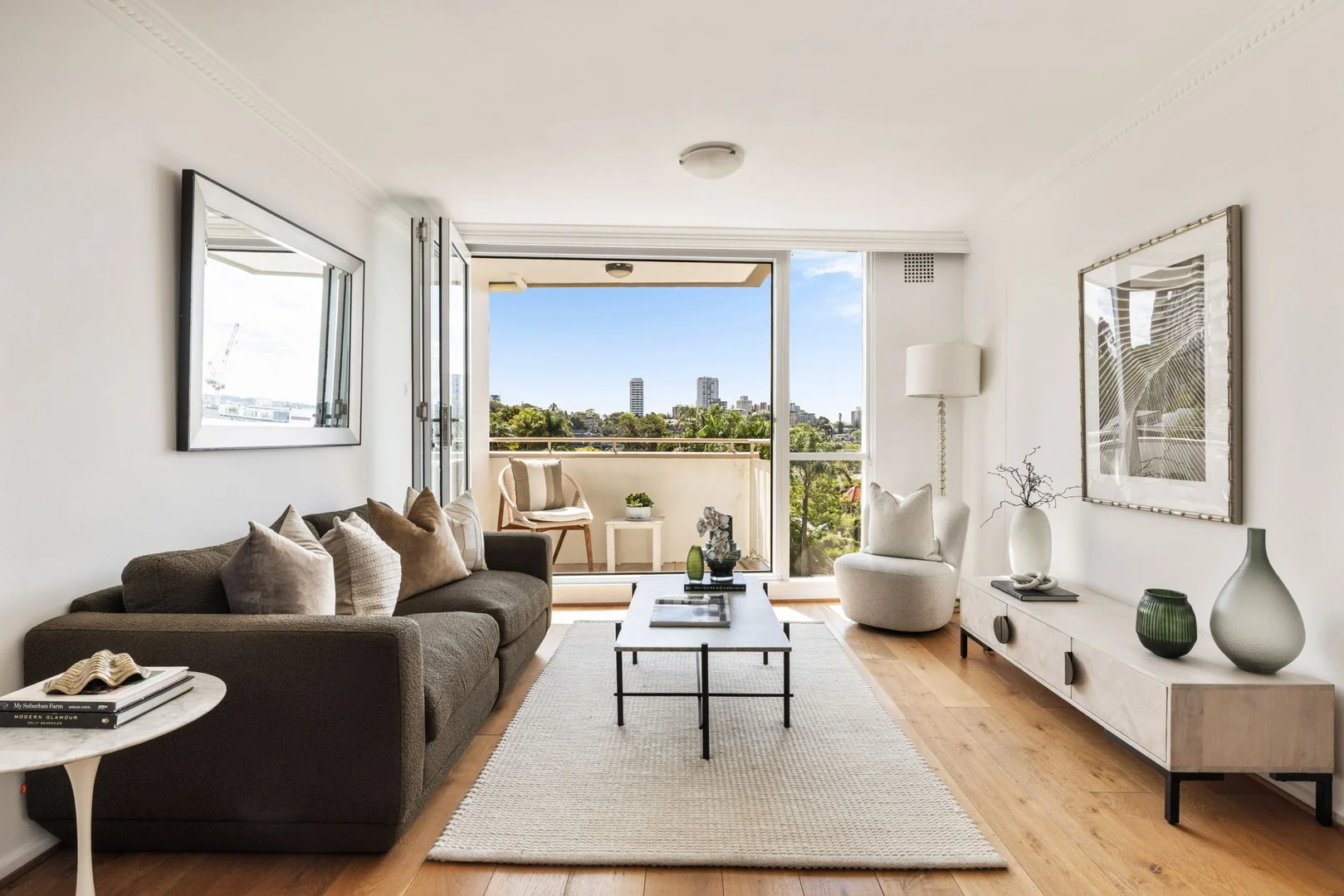 18/21 Manning Road (1/9)