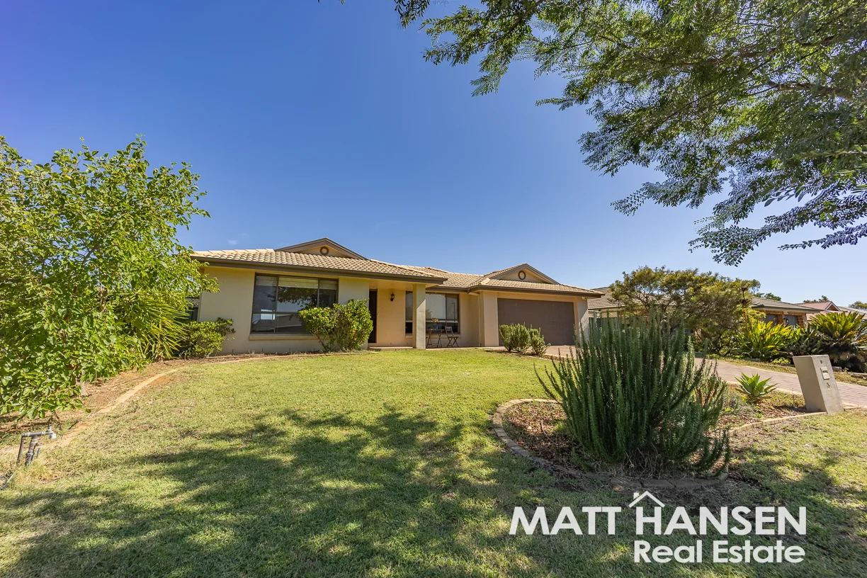 18 Ashlundie Crescent (1/23)