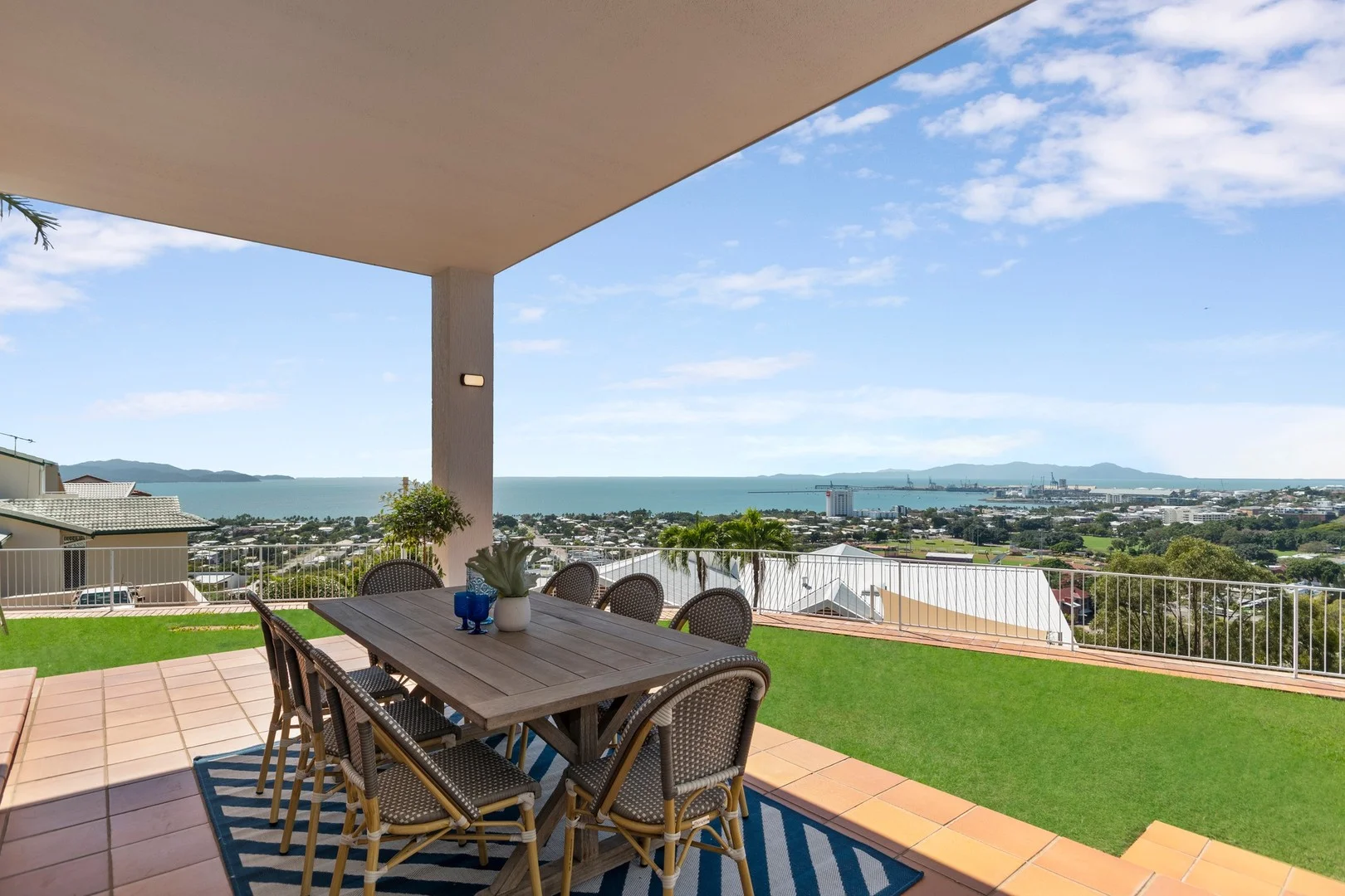 18 Balmoral Drive (1/1)
