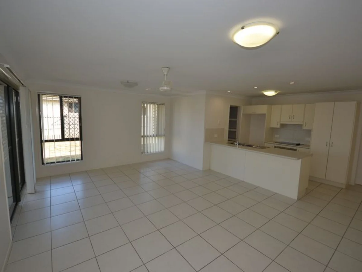 18 Bronco Crescent - Image 2