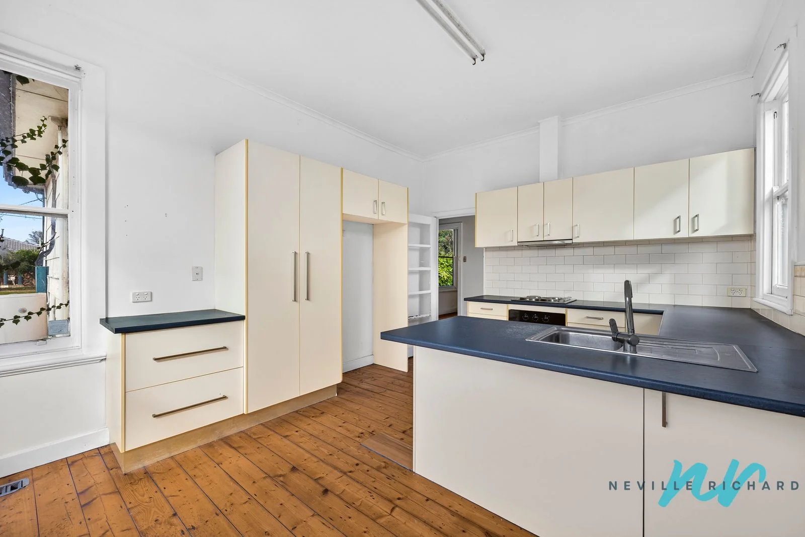 18 Centreway Road - Image 4