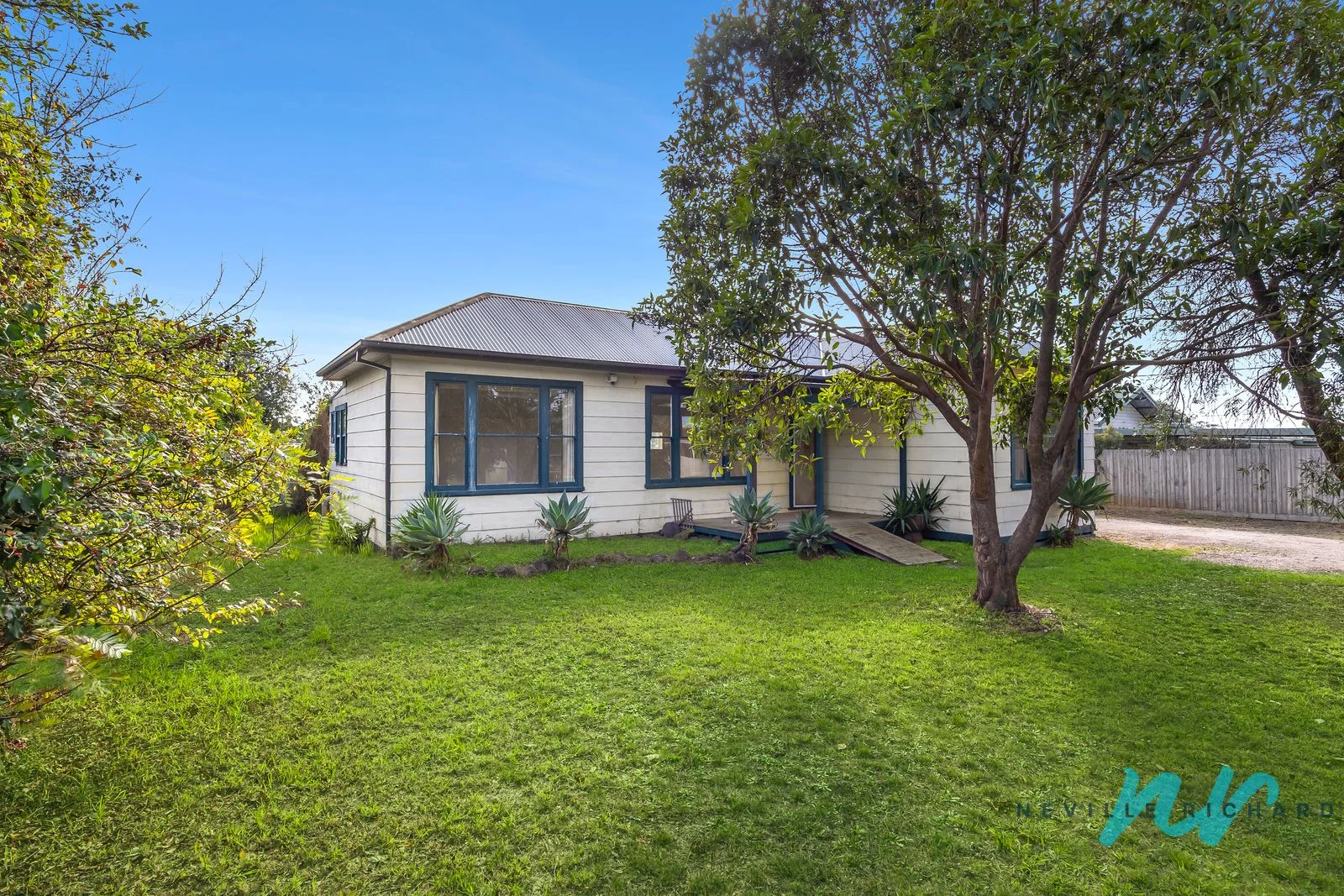 18 Centreway Road - Image 2