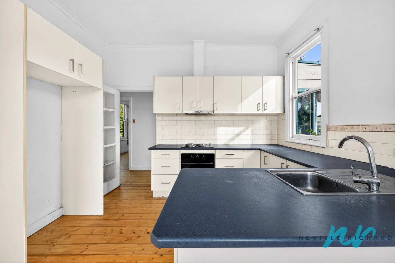 18 Centreway Road - Image 5