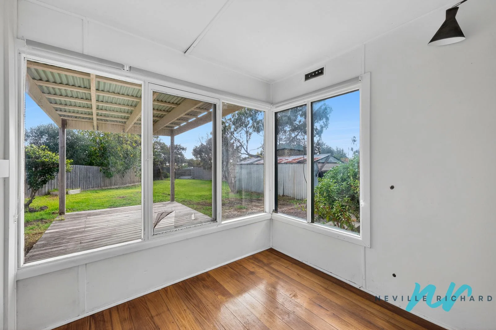 18 Centreway Road - Image 3