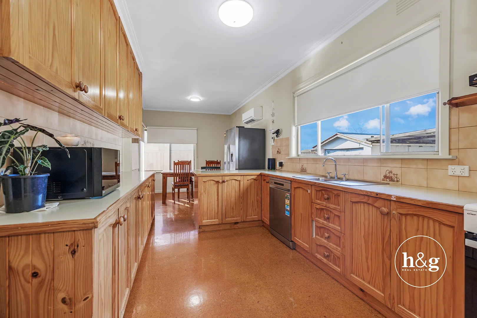 18 Corrigan Avenue - Image 2