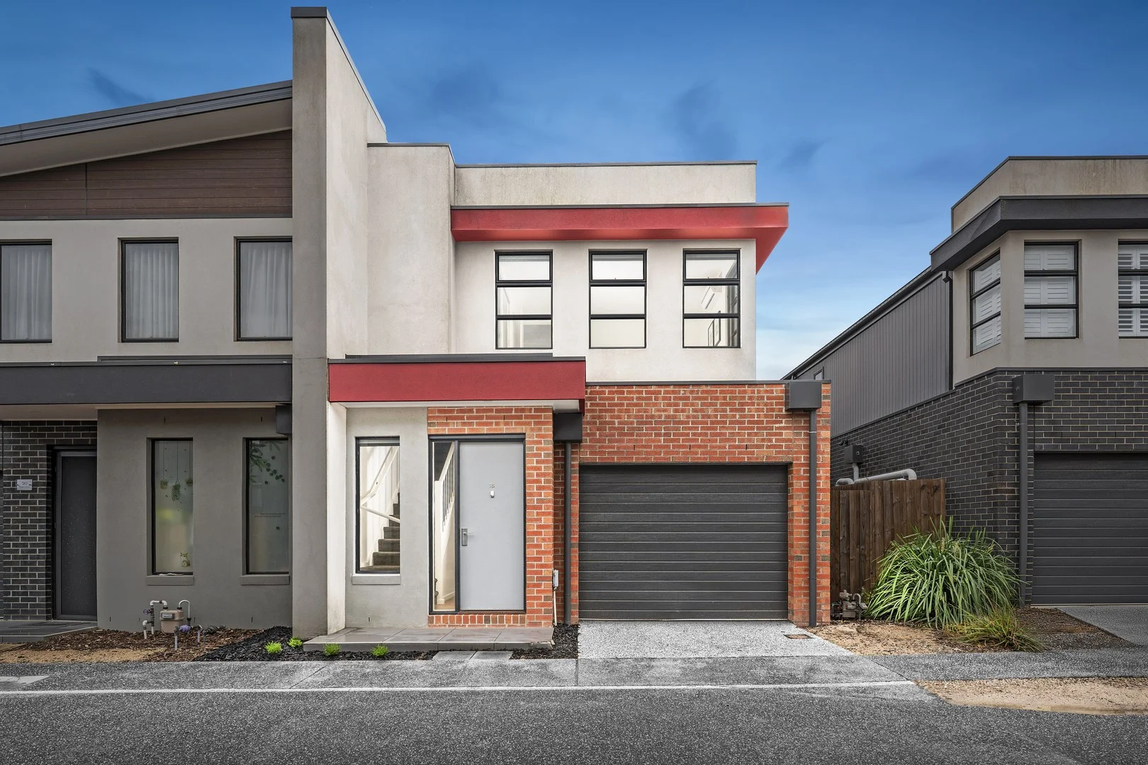 18 Hakea Place (1/12)