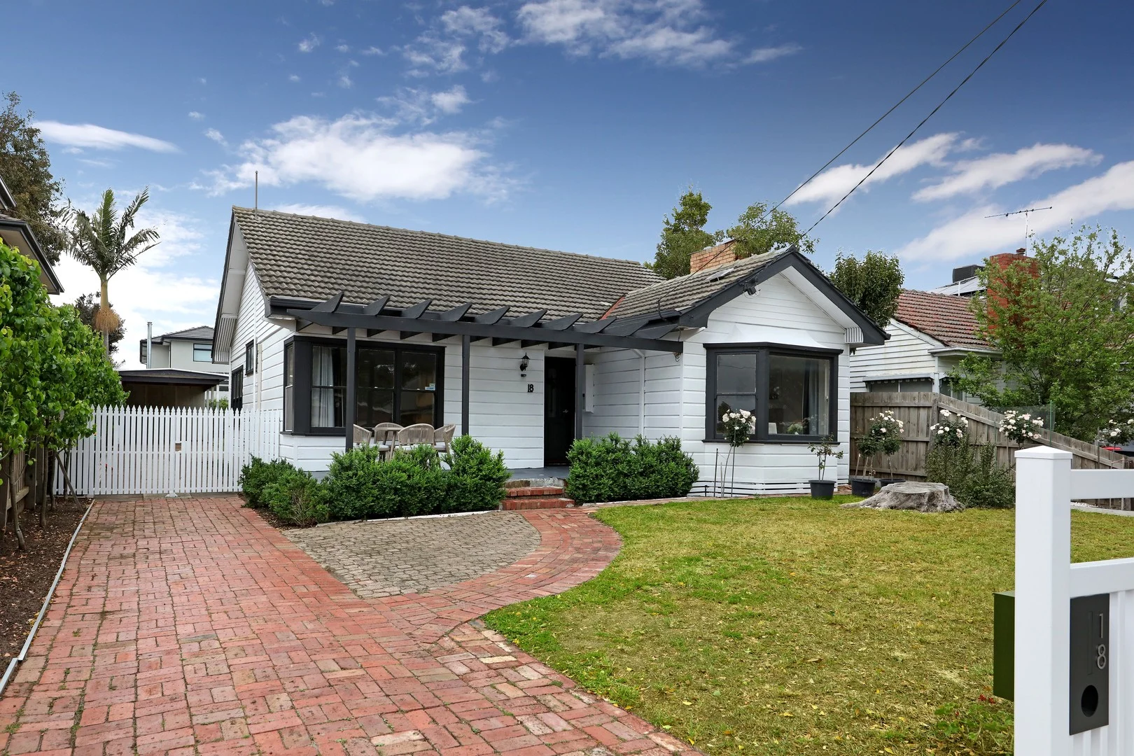 18 Hill Street (1/11)
