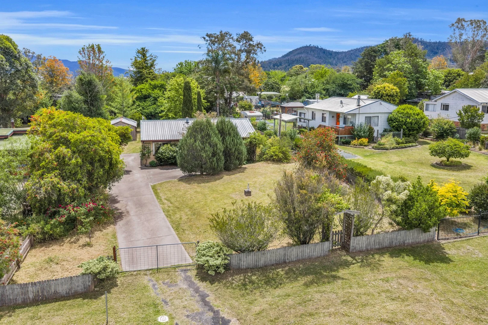 18 Hillview Street (1/18)
