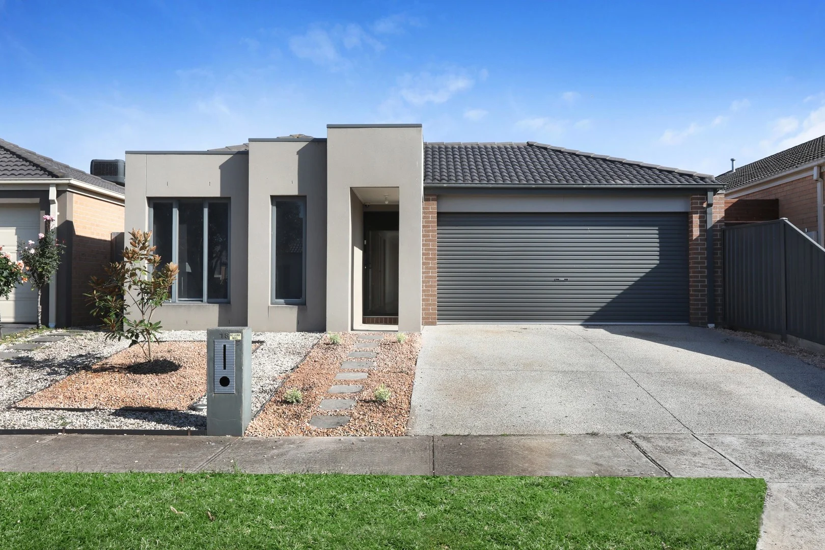 18 Longfield way (1/1)
