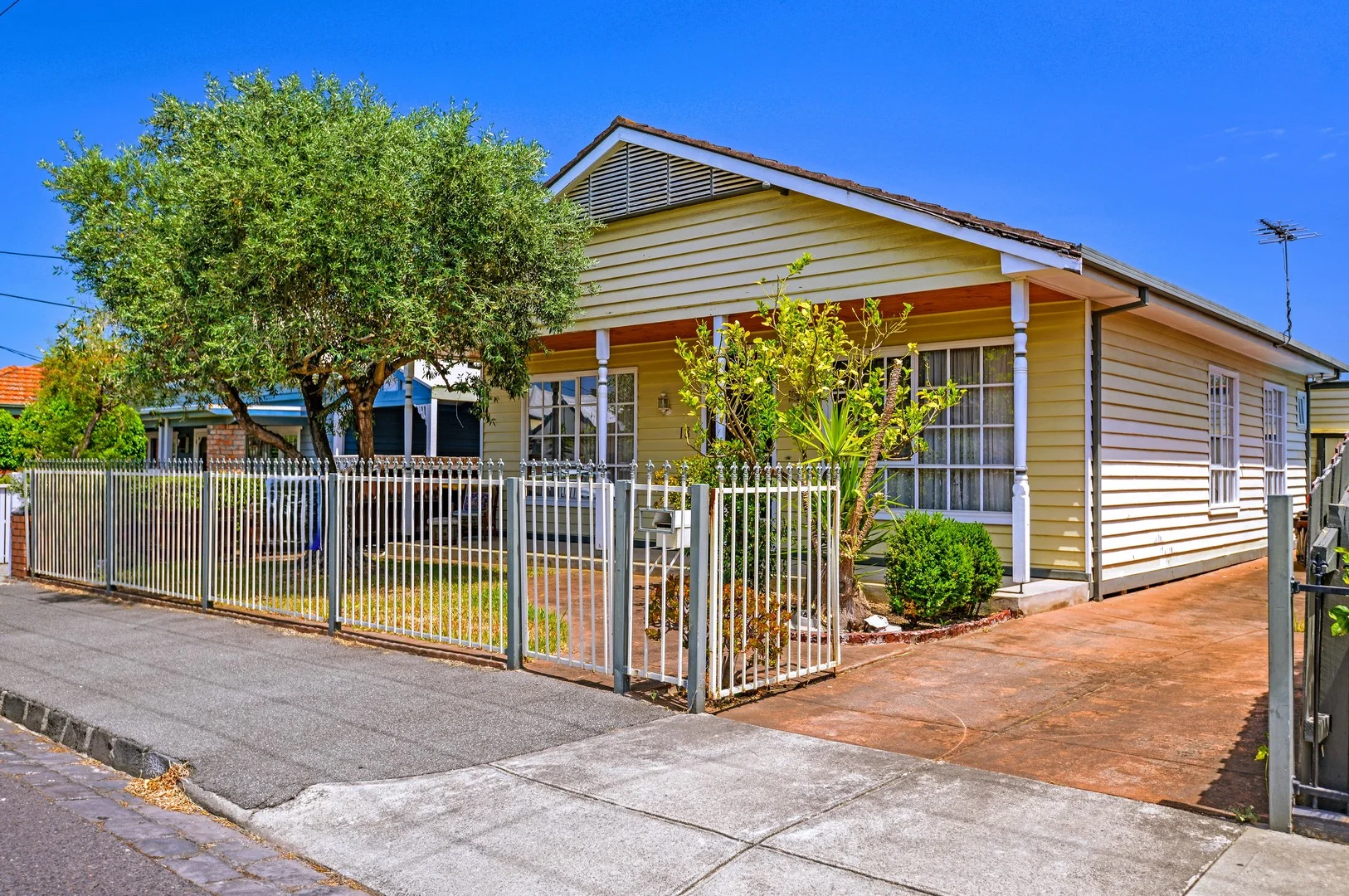 18 Murdock Street (1/8)