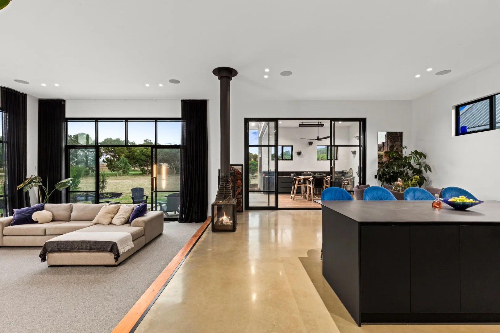18 Stone Pine Court - Image 2