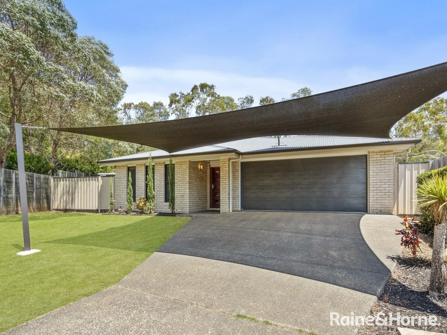18 Valleygreen Close (1/27)