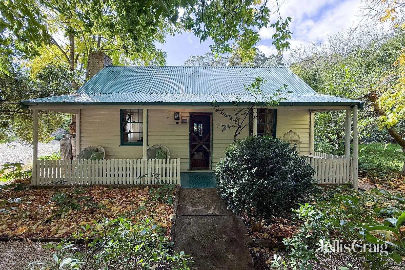 180 Golden Point Road (1/30)