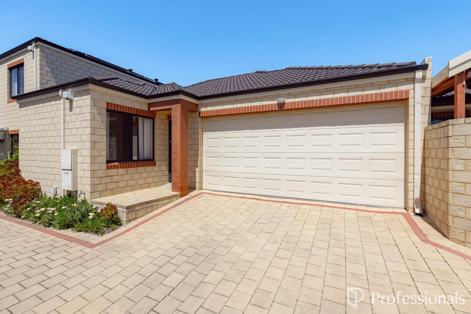 182B Albert Street (1/17)