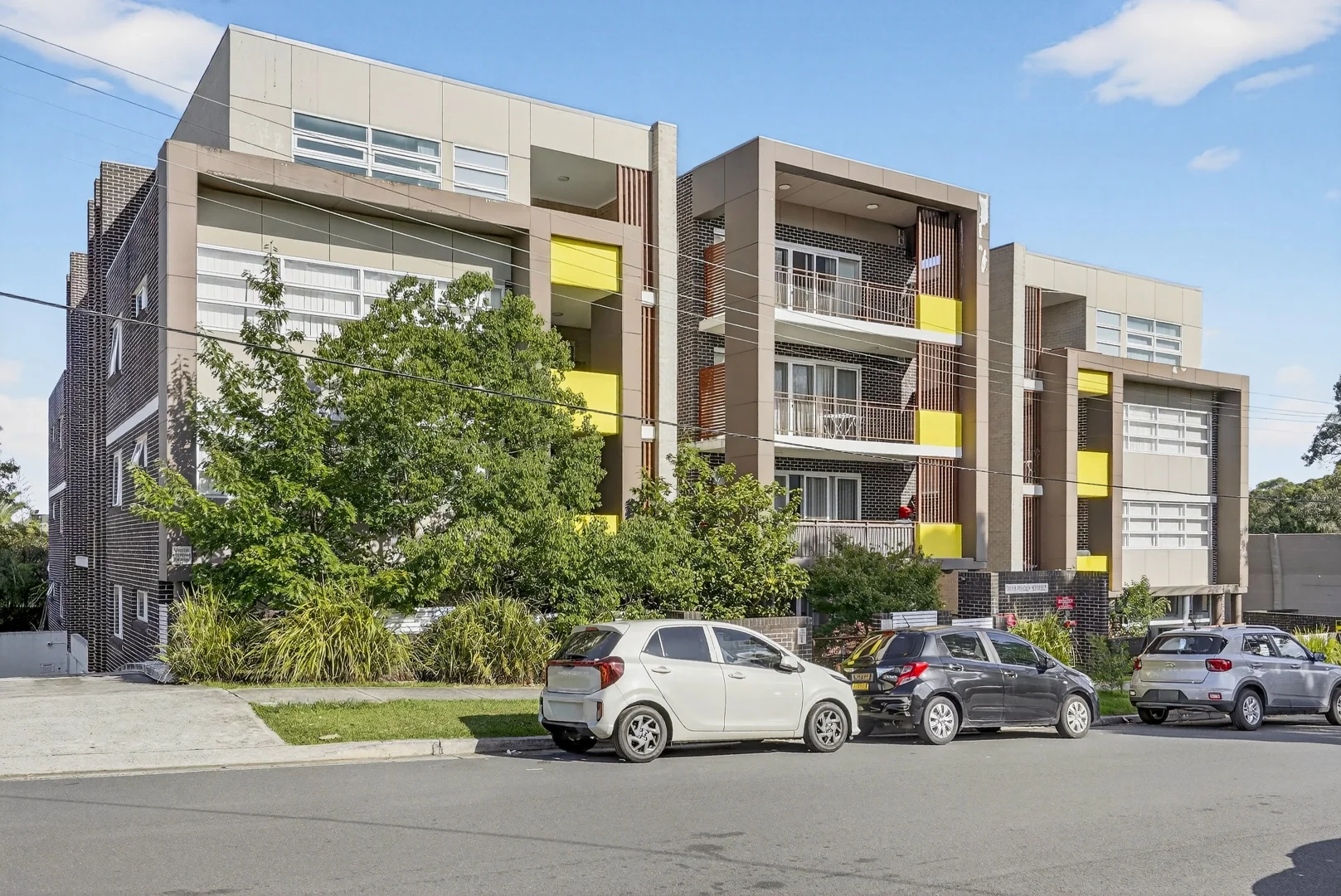 19/11-15 Peggy Street (1/8)