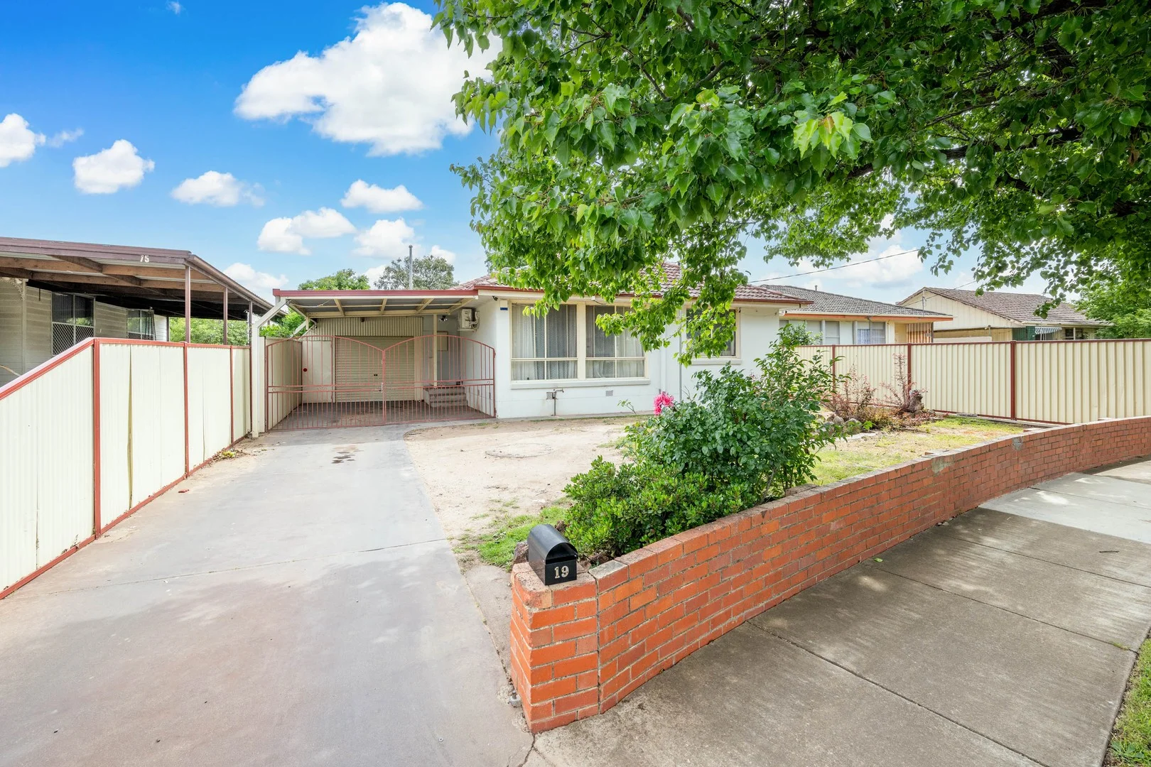 19 Ashton Road (1/10)