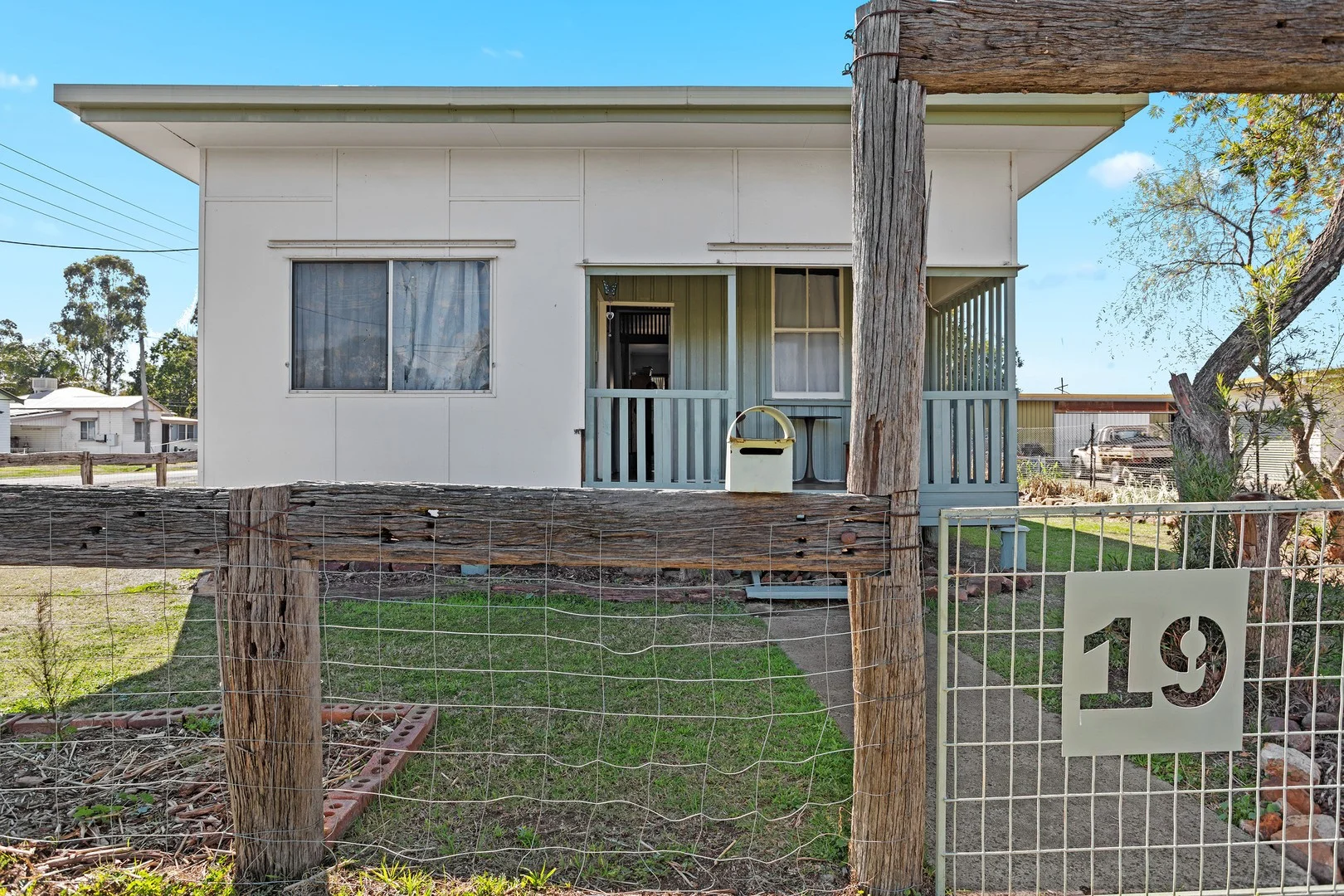 19 Bagot Street (1/1)