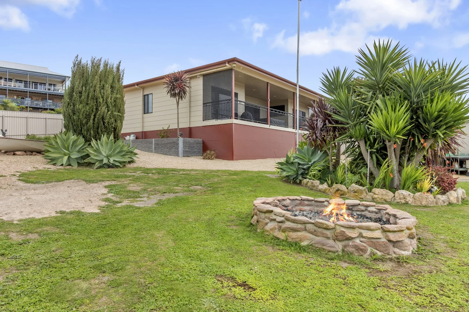 19 Bay Crescent - Image 3