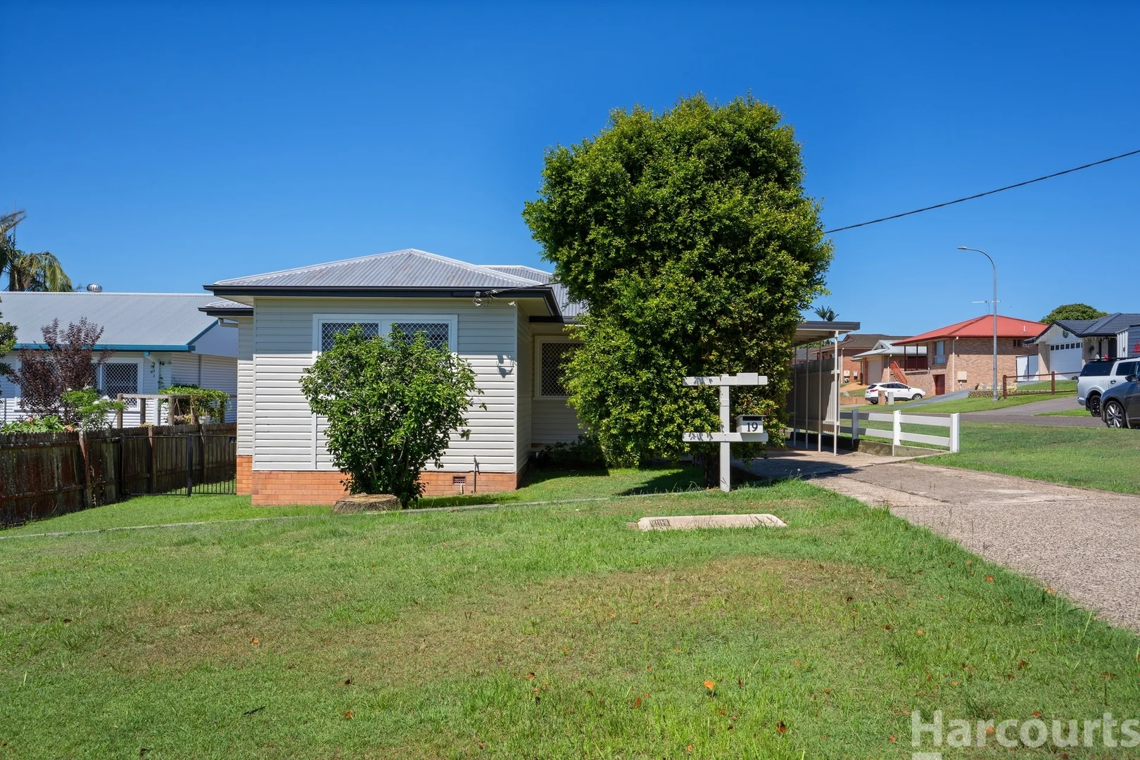 19 Cochrane Street (1/20)