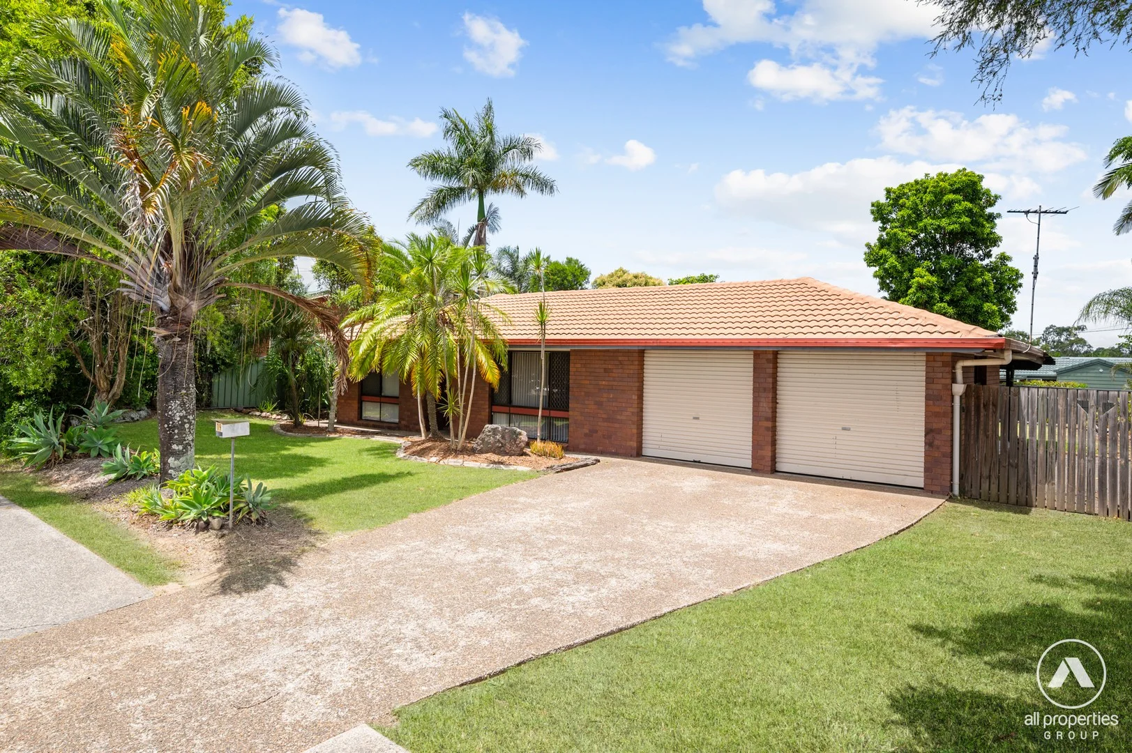 19 Emerald Drive (1/24)