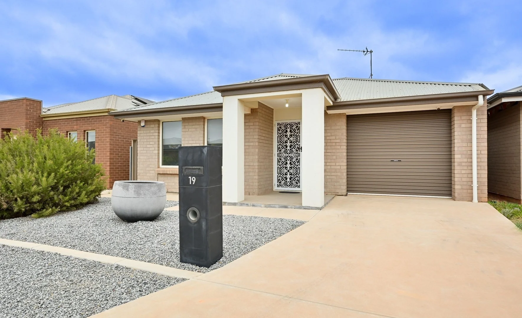 19 Gale Street (1/17)