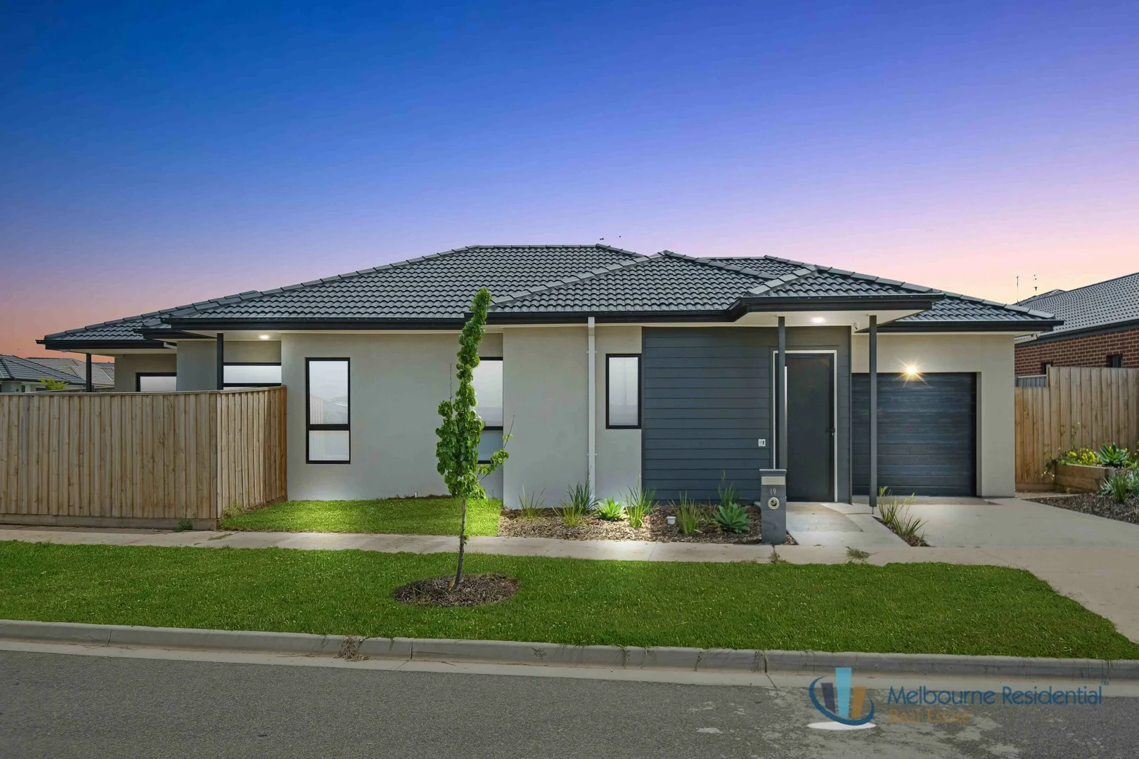 19 Glenbrook Dr (1/18)