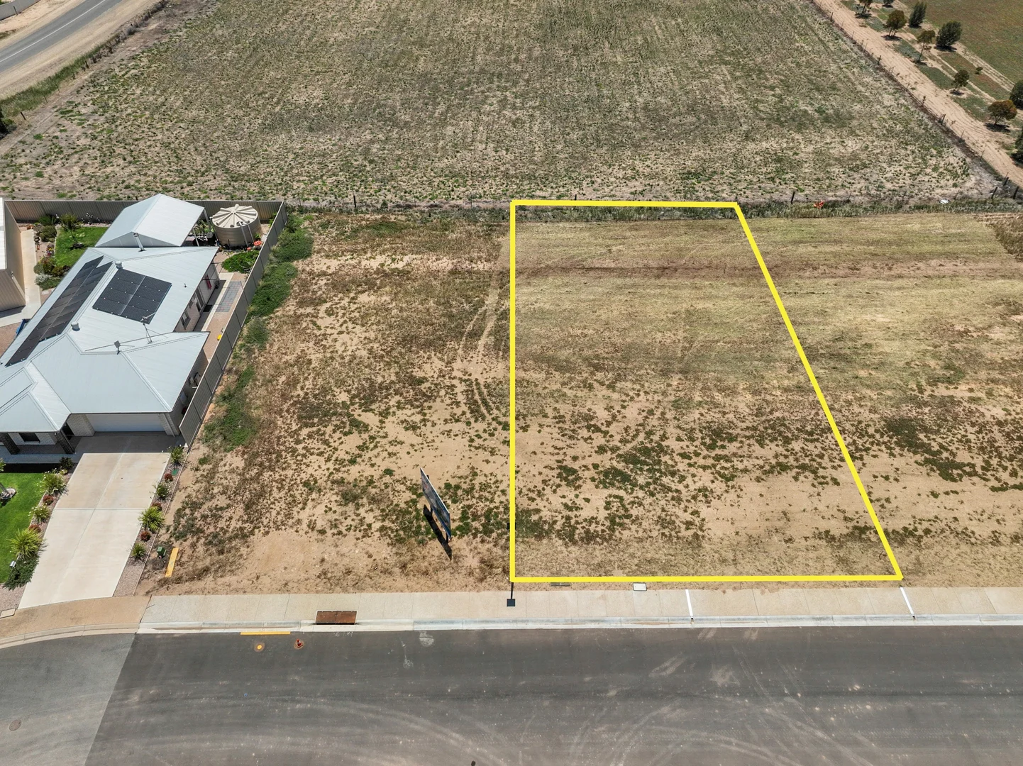 19 Matthew Flinders Drive - Image 3