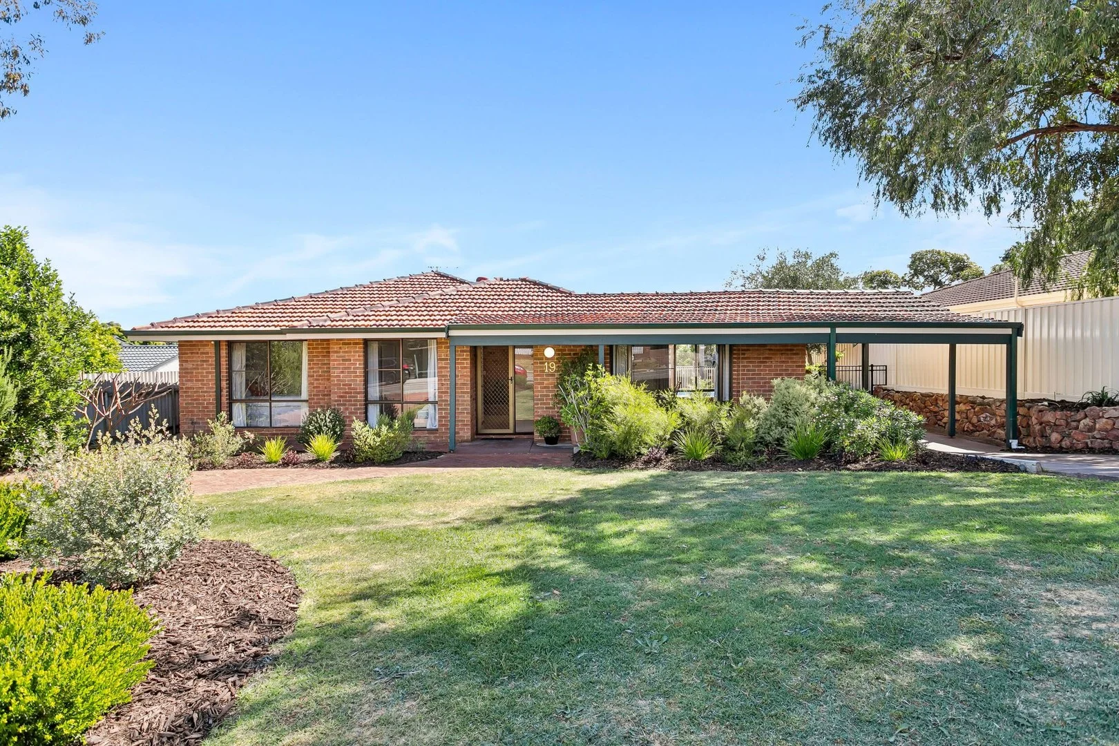 19 Poynter Drive (1/29)