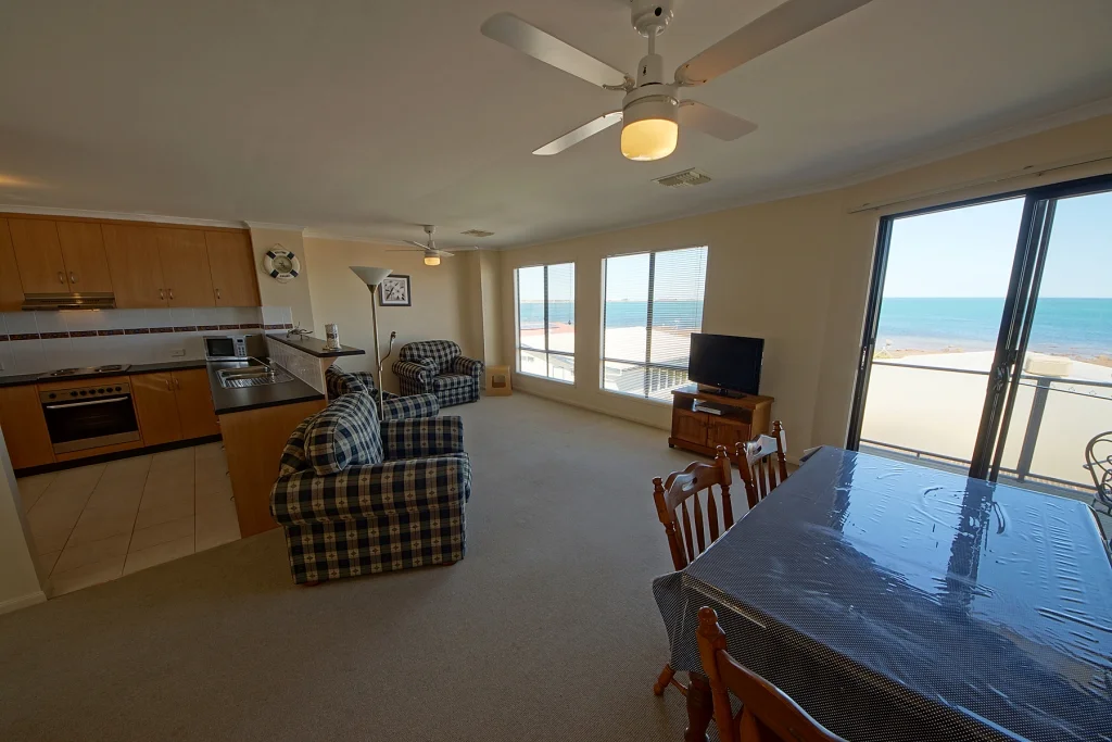 19 Rose Avenue - Image 4
