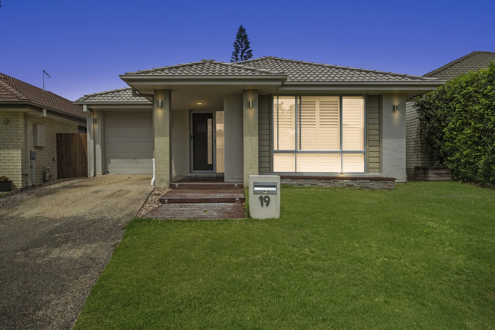 19 Severn Crescent (1/17)