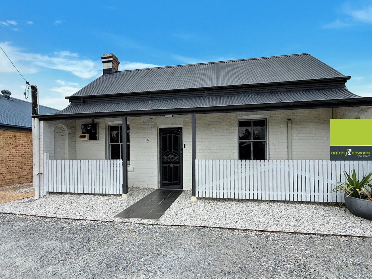 19 Taylor Street (1/15)