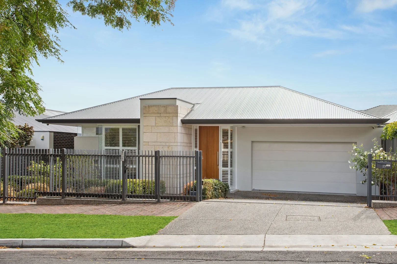 19 Trevorten Avenue (1/26)