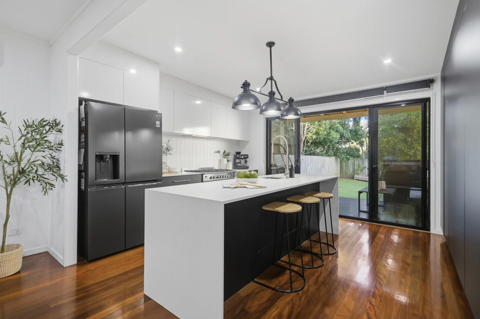 19 Wangarah Street (1/27)