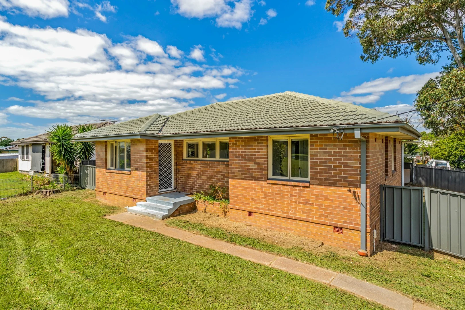 19 Wentworth Avenue (1/18)