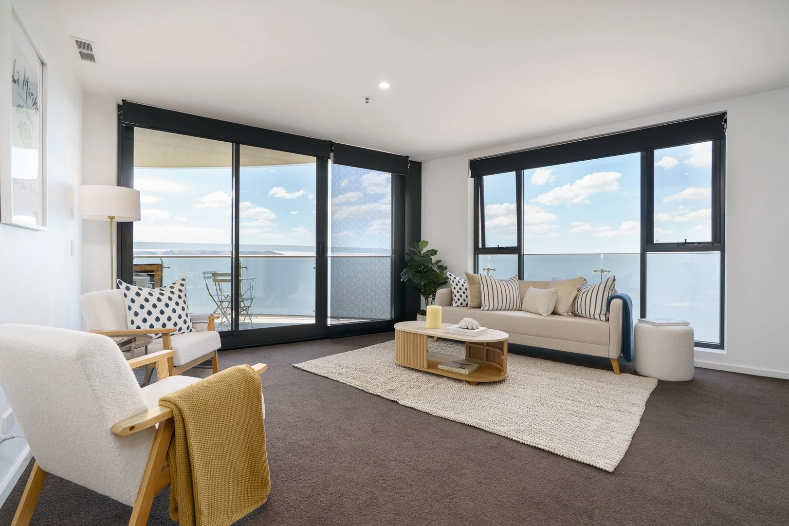 190/1 Anthony Rolfe Avenue (1/23)